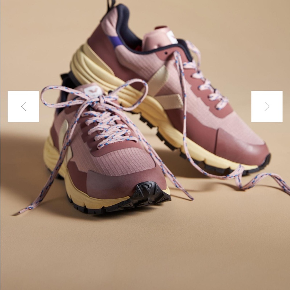 Veja Dekkan sneaker size 6